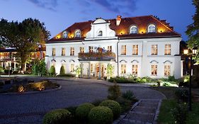 Pałac Czarny Las (50 km od Katowic)